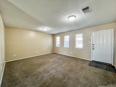 1303 Azalea Ln, New Braunfels, TX 78130 - photo 4