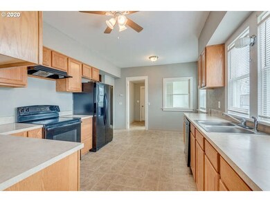 481 S Pine St, Canby, OR 97013 - photo 6