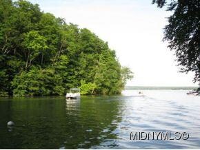 Deeded lake access