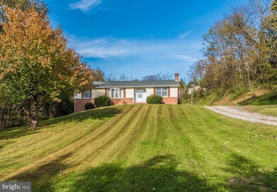 13 W E St, Brunswick, MD 21716 - photo 4