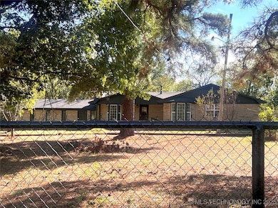 563 W Chambers Rd, McAlester, OK 74501 - photo 2