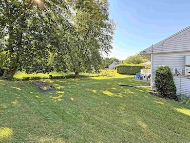 67 Meadow Brook Rd, Rutland, VT 05701 - photo 2