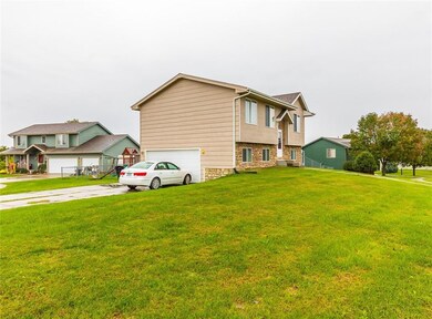 405 Crestview Dr, Runnells, IA 50237 - photo 3