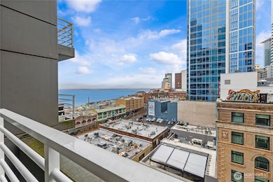 Newmark Tower unit 1103, Seattle, WA 98101 - photo 2