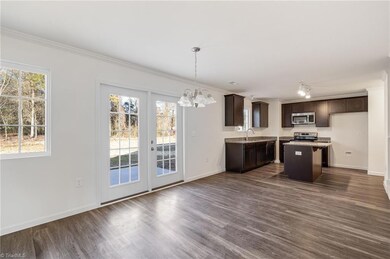 3520 Marksbury Dr, Greensboro, NC 27405 - photo 5