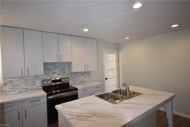 18304 Dalewood Ave, Maple Heights, OH 44137 - photo 4