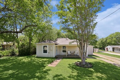 View of front of home featuring a front yard