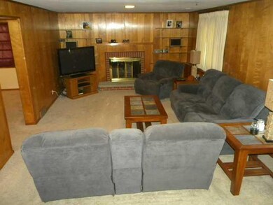 Family Room Huge 23x13 Family room!