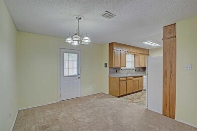 812 W Smith St, Cleburne, TX 76033 - photo 5