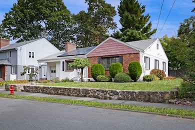 41 Pine Hill Rd, Swampscott, MA 01907 - photo 2