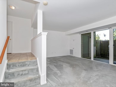 14624 Bauer Dr, Rockville, MD 20853 - photo 3