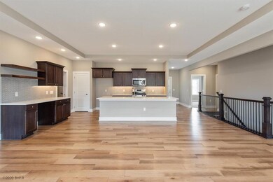 9844 Marnewood Dr, Johnston, IA 50131 - photo 4