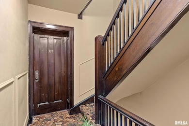 2506 N Harrison St unit 2E, Davenport, IA 52803 - photo 3