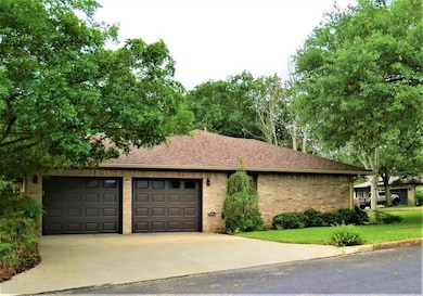 118 Edgewood Dr, Fredericksburg, TX 78624 - photo 3