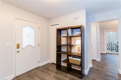 370 Eldridge Rd, Aurora, OH 44202 - photo 3