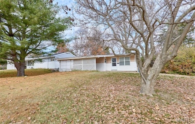 8701 Harold Dr, Saint Louis, MO 63134 - photo 4