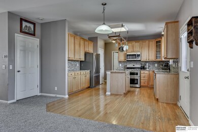 902 Port Royal Dr, Papillion, NE 68046 - photo 6