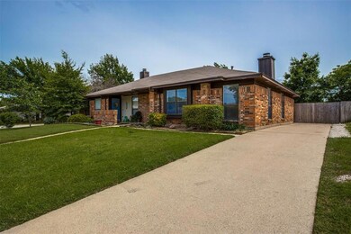 2432 Oakmont Dr, Bedford, TX 76022 - photo 2