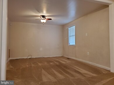 243 Knoxville Rd, Knoxville, MD 21758 - photo 6