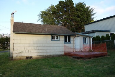 1315 SE Oar Ave, Lincoln City, OR 97367 - photo 3