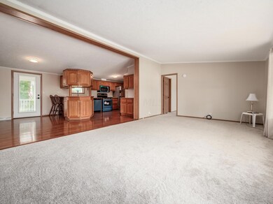 3020 Jacks Fairway-Open concept living r
