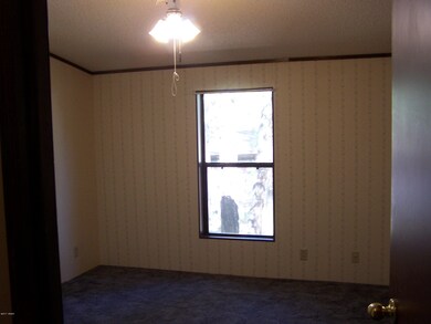 2940 W Reidhead 002