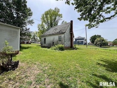 102 & 104 W 1st St, Table Grove, IL 61482 - photo 6