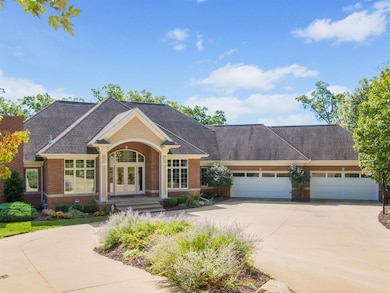 4 Car attached garage for your toys