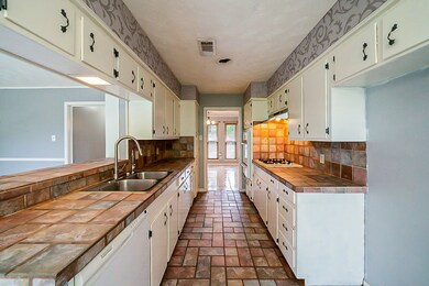 10115 Kirkdale Dr, Houston, TX 77089 - photo 4