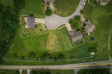 6204 Saskatchewan Dr, Louisville, KY 40228 - photo 2