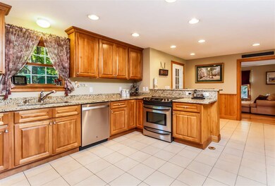 290 Belfry Ct, Pembroke, NH 03275 - photo 5