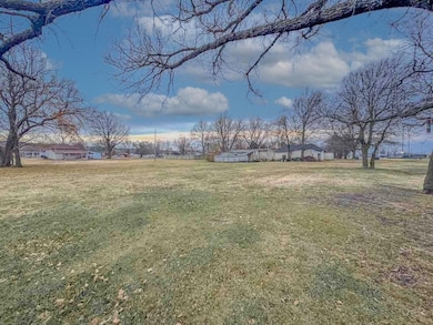 208 N Mulberry St, Dexter, KS 67038 - photo 4