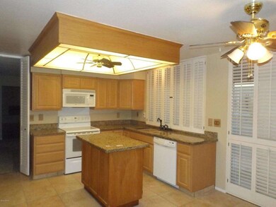 KITCHEN GRANITE COUNTER TOPS