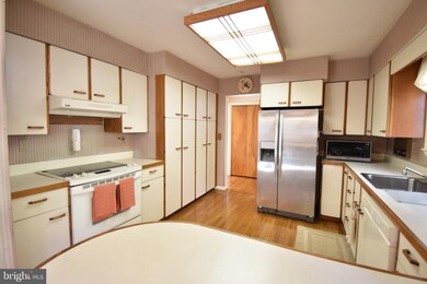 17 Amiel Ct, Towson, MD 21286 - photo 7