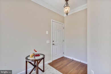 1735 Kingsgate Ct unit 303, Alexandria, VA 22302 - photo 3
