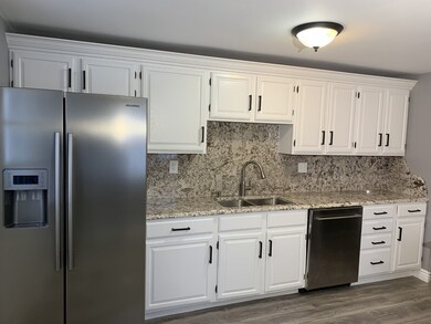 124 Ensenada Ct, Carpentersville, IL 60110 - photo 5