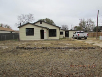 716 W E Ave, Muleshoe, TX 79347 - photo 2