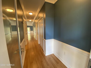 300 Lighthouse Ln