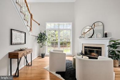 11415 Hollow Timber Ct, Reston, VA 20194 - photo 3