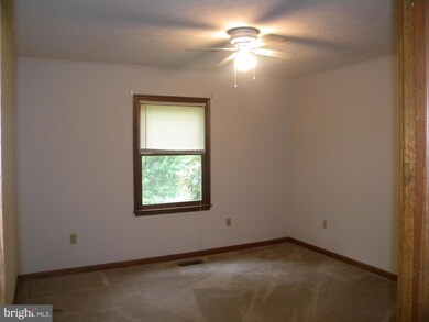 111 Meadowview Ln, Locust Grove, VA 22508 - photo 5