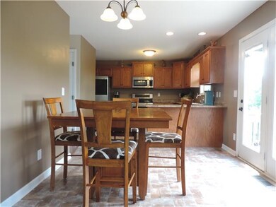 BREAKFAST ROOM OFF OF KITCHEN