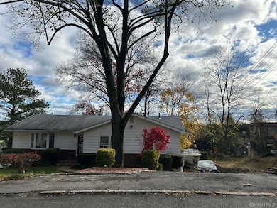 41 Rockingchair Rd, White Plains, NY 10607 - photo 7