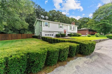 41 Hollow Cir, West Warwick, RI 02893 - photo 3