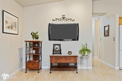 14-Living Room 2_SOPH9456