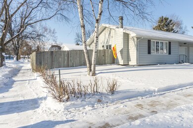 2236 Springbrook Ct, Grand Forks, ND 58201 - photo 2