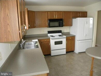 1119 Jason Dr, Greencastle, PA 17225 - photo 5