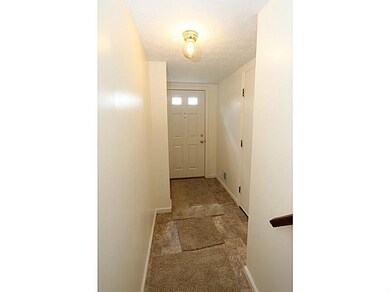 Entry/Foyer.
