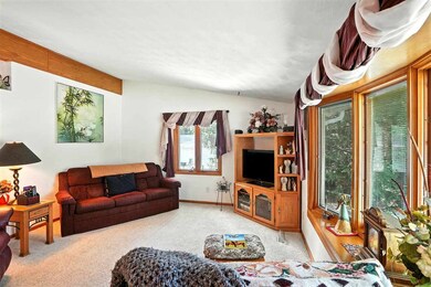 201 E Meadow Ln, Columbus Junction, IA 52738 - photo 4