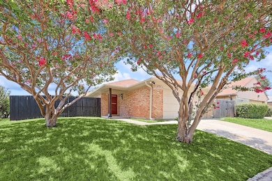 2201 Jamestown Ct, Carrollton, TX 75006 - photo 2