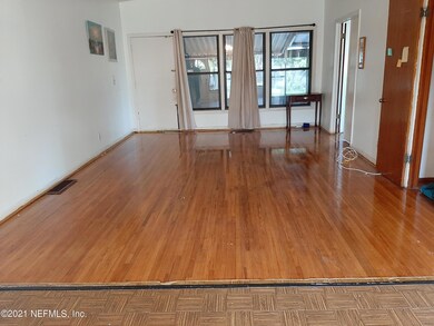 6421 Sage Dr, Jacksonville, FL 32210 - photo 2